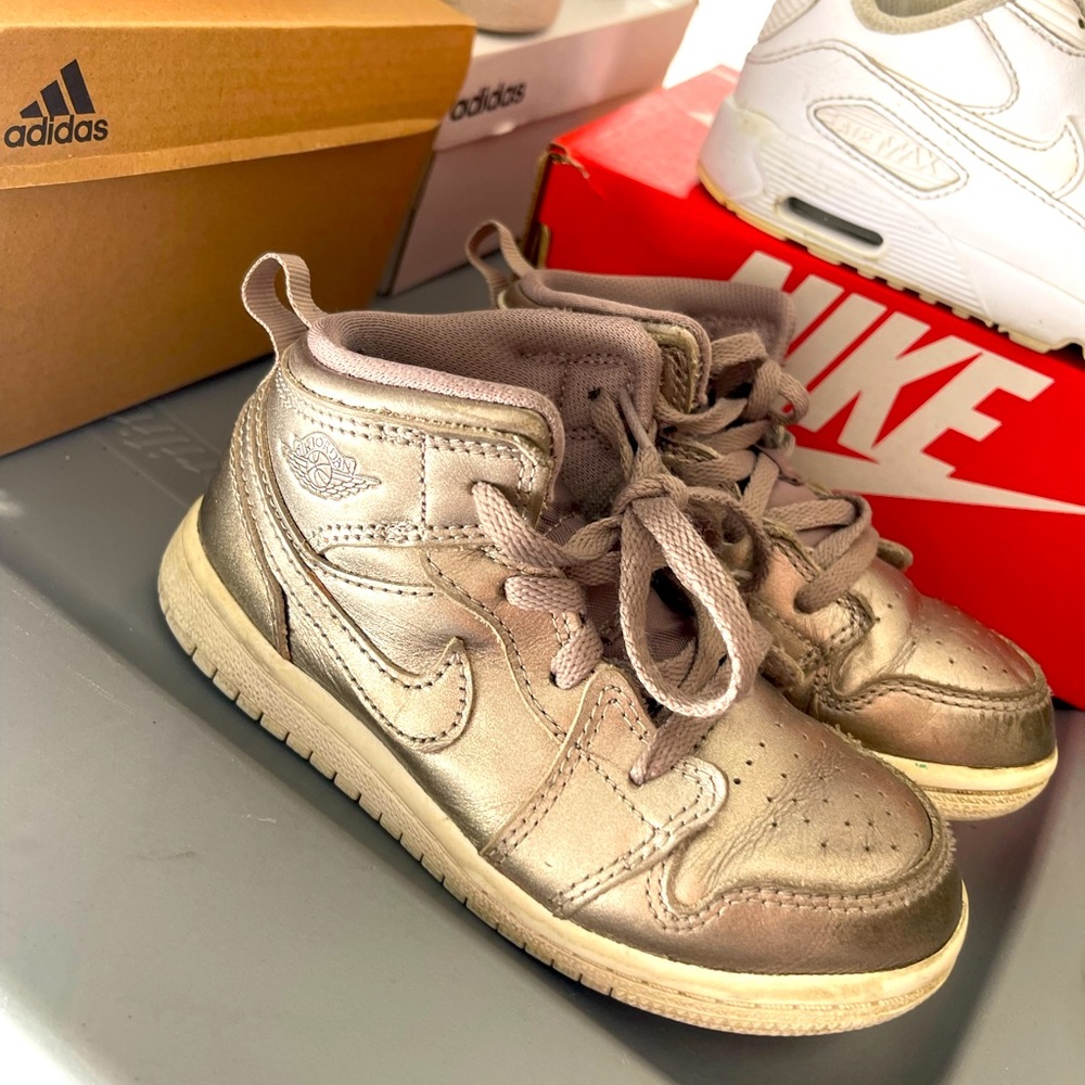 Bundle of sneakers Nike Jordan’s and addidas